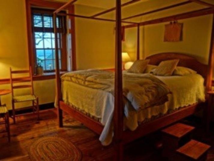 Brownstone Colonial Inn Reinholds Номер фото