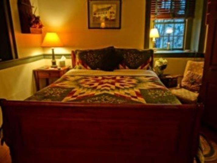 Brownstone Colonial Inn Reinholds Номер фото