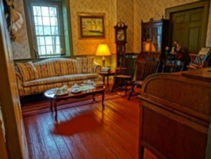 Brownstone Colonial Inn Reinholds Экстерьер фото