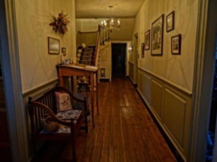 Brownstone Colonial Inn Reinholds Экстерьер фото