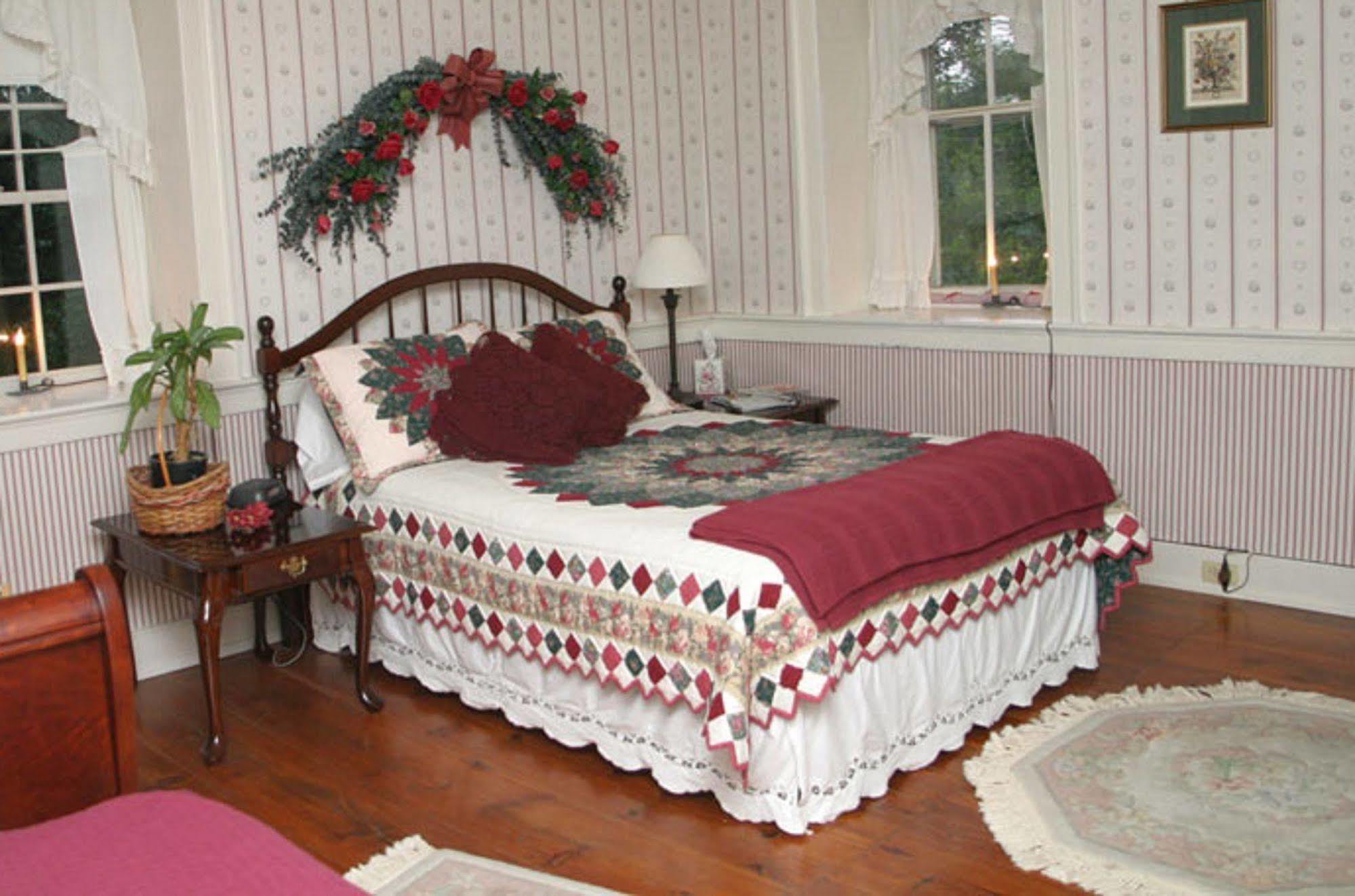 Brownstone Colonial Inn Reinholds Номер фото